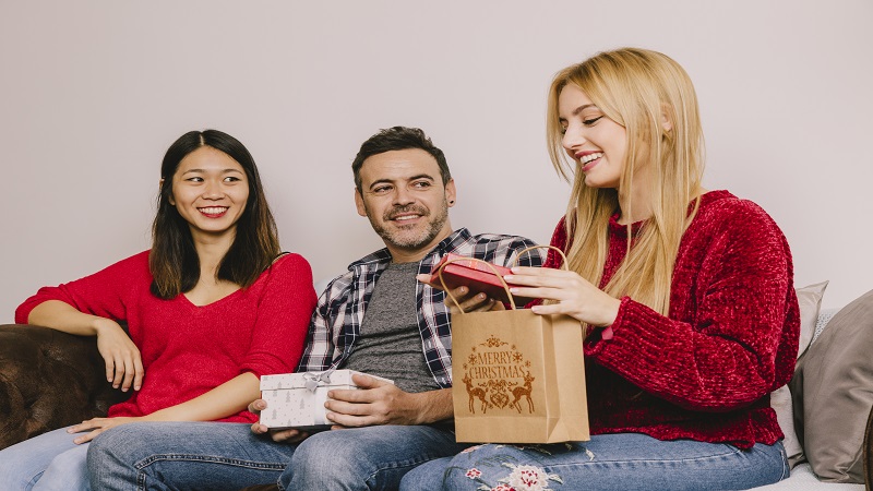 Experience Real Rewards and Family Fun with LookWhatMomFound Giveaway