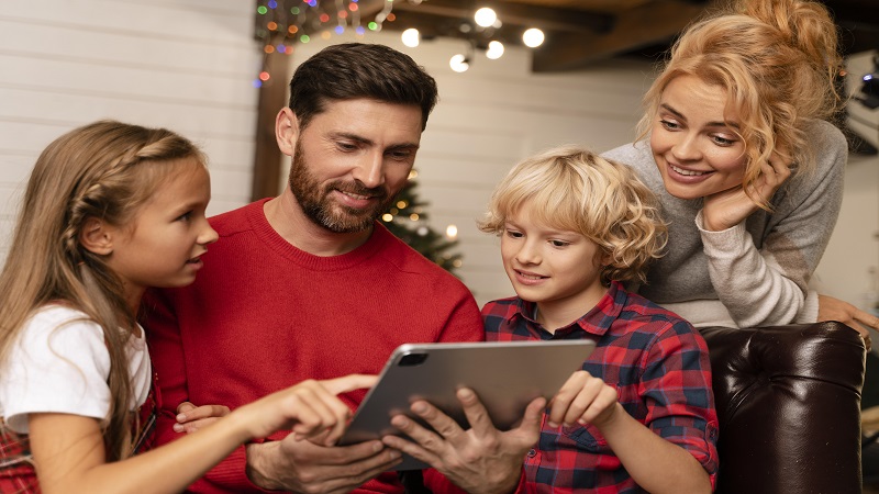 Smart Family Budgeting: How to turn daily shopping into digital savings (WealthTech for beginners)