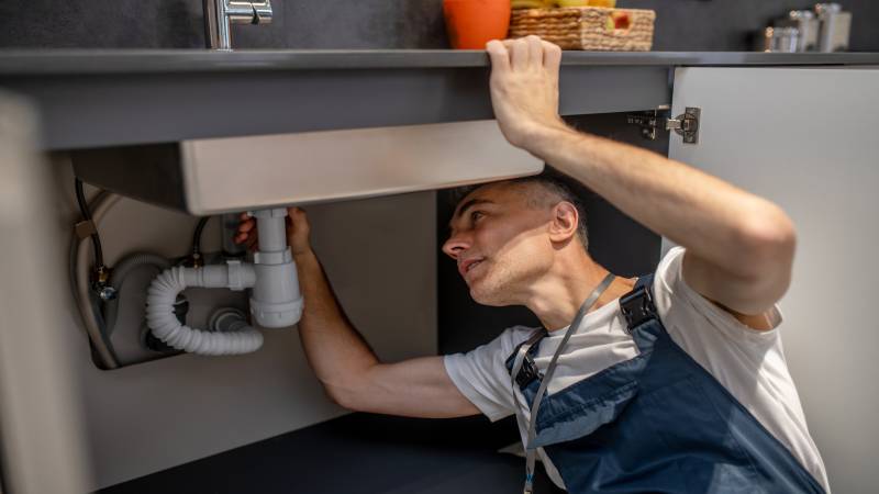 Three Common Plumbing Emergencies That Require a 24 Hour Plumber San Antonio
